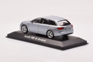 Audi RS6 C6 Monza Hopea Minichamps 1:43 5010710213 Metalli — kuva 3 / 4
