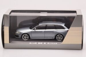 Audi RS6 C6 Monza Hopea Minichamps 1:43 5010710213 Metalli — kuva 4 / 4