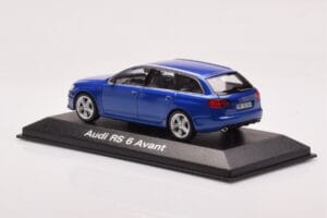 Audi RS6 C6 Sepang Sininen Minichamps 1:43 5010710223 Metalli — kuva 3 / 4