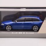 Audi RS6 C6 Sepang Sininen Minichamps 1:43 - image 4 of 4
