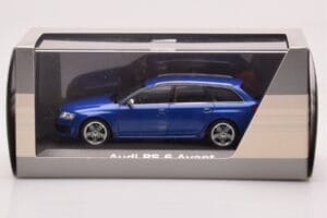 Audi RS6 C6 Sepang Sininen Minichamps 1:43 5010710223 Metalli — kuva 4 / 4