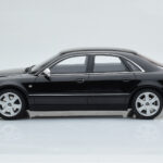 Audi S8 D2 Musta Otto 1:18 - image 3 of 6
