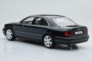 Audi S8 D2 Vihreä Otto 1:18 OT916 Hartsi — kuva 5 / 6