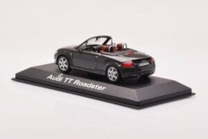 Audi TT 8N Roadster Harmaa Minichamps 1:43 430017235 Metalli — kuva 3 / 4