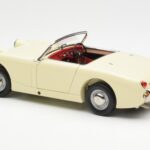 Austin-Healey Sprite Mk I Open Old English Valkoinen Kyosho 1:18 08953EW - image 7 of 8