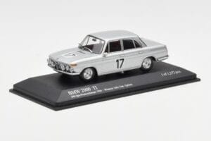 BMW 2000 Ti #17 J. Ickx / C. van Ophem Winners 24 Hours of Spa 1966 Minichamps 1:43 400662517 Metalli — kuva 2 / 4