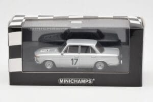 BMW 2000 Ti #17 J. Ickx / C. van Ophem Winners 24 Hours of Spa 1966 Minichamps 1:43 400662517 Metalli — kuva 4 / 4