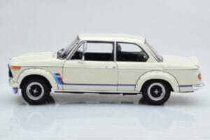 BMW 2002 Turbo Valkoinen Kyosho 1:18 08544W Metalli — kuva 5 / 8