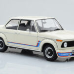BMW 2002 Turbo Valkoinen Kyosho 1:18 - image 6 of 8