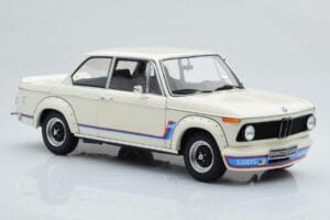BMW 2002 Turbo Valkoinen Kyosho 1:18 08544W Metalli — kuva 6 / 8