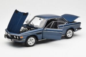 BMW 3.0 CSi E9 Sininen Metallic AUTOart 1:18 70672 Metalli — kuva 2 / 8