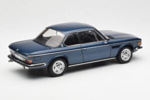 BMW 3.0 CSi E9 Sininen Metallic AUTOart 1:18 70672 Metalli — kuva 3 / 8