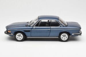 BMW 3.0 CSi E9 Sininen Metallic AUTOart 1:18 70672 Metalli — kuva 4 / 8