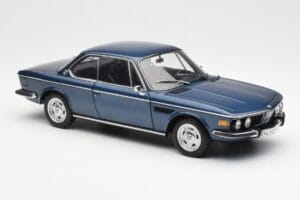 BMW 3.0 CSi E9 Sininen Metallic AUTOart 1:18 70672 Metalli — kuva 6 / 8