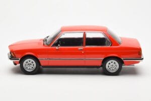 BMW 318 E21 Punainen KK-Scale 1:18 KKDC180041 Metalli — kuva 3 / 6