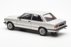 BMW 323i E21 Aspen Hopea AUTOart 1:18 80430433552 Metalli — kuva 7 / 8