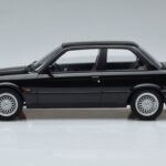 BMW 325i E30 Musta Norev 1:18 - image 3 of 6