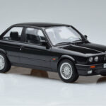 BMW 325i E30 Musta Norev 1:18 - image 4 of 6