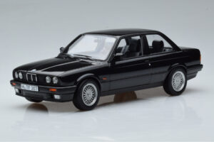 BMW 325i E30 Musta Norev 1:18