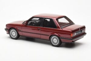 BMW 325i E30 Bordeaux Metallic Otto 1:18 OT102 Hartsi — kuva 5 / 6