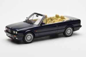 BMW 325i E30 Avoauto Sininen Otto 1:18 OT114