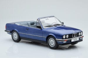 BMW 325i E30 Avoauto Sininen MCG 1:18 MCG18381 Metalli — kuva 3 / 5