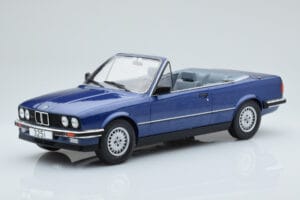 BMW 325i E30 Avoauto Sininen MCG 1:18 MCG18381