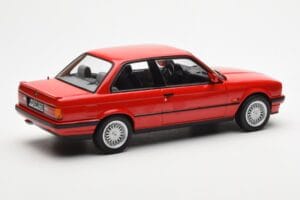 BMW 325i E30 Punainen Norev 1:18 183202 Metalli — kuva 2 / 6