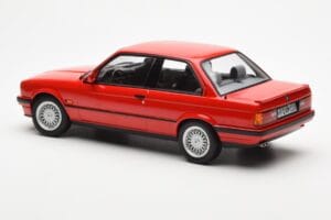 BMW 325i E30 Punainen Norev 1:18 183202 Metalli — kuva 5 / 6