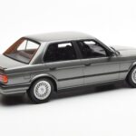 BMW 325i E30 Sedan Dolphin Harmaa Otto 1:18 - image 2 of 6