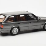 BMW 325i E30 Touring Harmaa Otto 1:18 - image 2 of 6