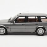 BMW 325i E30 Touring Harmaa Otto 1:18 - image 3 of 6