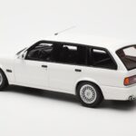 BMW 325i E30 Touring M Package Valkoinen Otto 1:18 OT238 - image 4 of 5