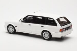 BMW 325i E30 Touring M Package Valkoinen Otto 1:18 OT238 Hartsi — kuva 4 / 5