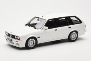 BMW 325i E30 Touring M Package Valkoinen Otto 1:18 OT238