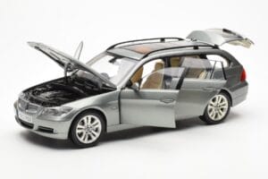 BMW 330i E91 Touring Harmaa Metallic Kyosho 1:18 80430394359 Metalli — kuva 2 / 8