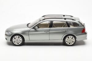 BMW 330i E91 Touring Harmaa Metallic Kyosho 1:18 80430394359 Metalli — kuva 4 / 8