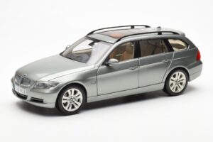 BMW 330i E91 Touring Harmaa Metallic Kyosho 1:18 80430394359