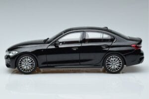 BMW 330i G20 Musta Metallic Norev 1:18 183277 Metalli — kuva 4 / 7