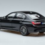 BMW 330i G20 Musta Metallic Norev 1:18 183277 Metalli - image 6 of 7