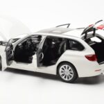 BMW 335i F31 Touring Alpine Valkoinen Paragon 1:18 - image 5 of 8