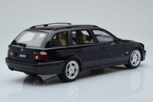 BMW 540 E39 Touring M Package Musta Otto 1:18 OT1013 Hartsi — kuva 2 / 6