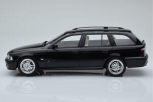 BMW 540 E39 Touring M Package Musta Otto 1:18 OT1013 Hartsi — kuva 3 / 6