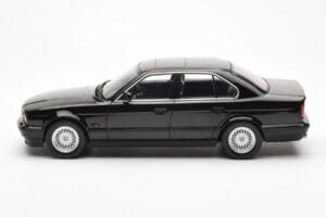 BMW 540i E34 Musta Metallic MCG 1:18 MCG18157 Metalli — kuva 3 / 6