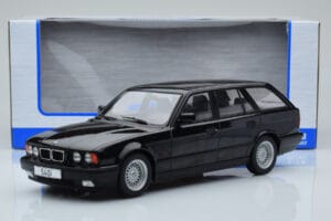 BMW 540i E34 Touring Musta Metallic MCG 1:18 MCG18329 Metalli — kuva 6 / 6