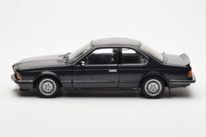 BMW 635 CSi E24 Diamant Musta Metallic AUTOart 1:18 70521 Metalli — kuva 4 / 8
