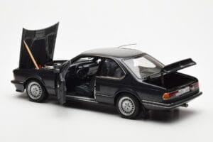BMW 635 CSi E24 Diamant Musta Metallic AUTOart 1:18 70521 Metalli — kuva 5 / 8