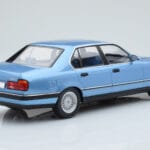 BMW 7 Series E32 730i Sininen MCG 1:18 MCG18160 Metalli - image 2 of 5