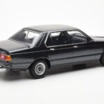 BMW 733i E23 Musta Metallic KK-Scale 1:18 - image 2 of 6