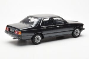 BMW 733i E23 Musta Metallic KK-Scale 1:18 KKDC180101 Metalli — kuva 2 / 6